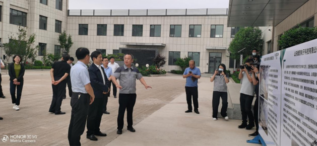 章丘區(qū)委領(lǐng)導(dǎo)一行蒞臨濟南銳拓科技有限公司指導(dǎo)工作 章丘區(qū)委領(lǐng)導(dǎo)一行蒞臨濟南銳拓科技有限公司指導(dǎo)工作